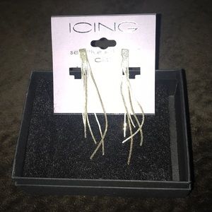 Clip on dangle dangly earrings silver!! Beautiful!